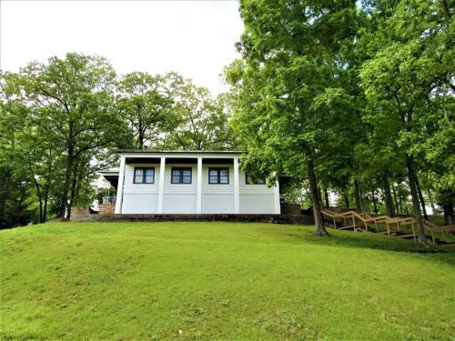 Cabin 1 at Kentucky Lake's  Lynnhurst Family Resort