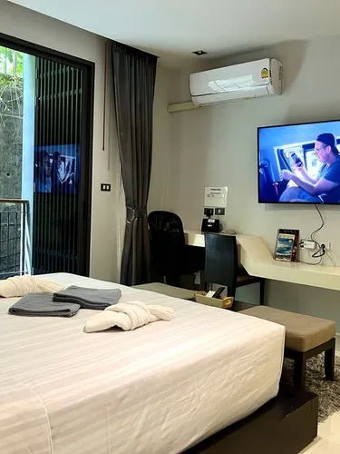 รูปภาพของ211 - Emerald Patong Hill Cozy Studio with Nice Pool and Garden