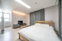Boryeong(Ocheon) Theban Hill Resort Pension