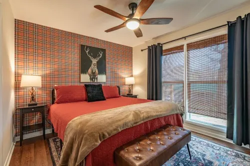 2 Homes - 4 Beds /2 BAs - Easy Walk to Downtown West Jefferson.