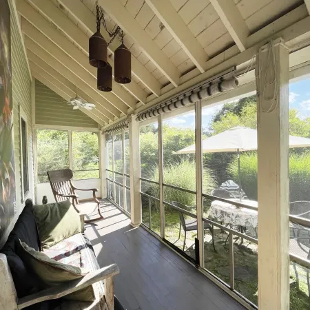 Fun Filmmaker's Bungalow wPool & Pro Screening Room