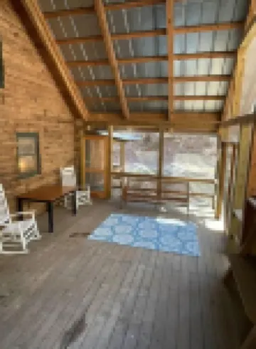 5 Acre Private Hollow 15 Min from Downtown Highlands!