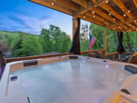 Emerald Escape - Managed by Gr8Escapes Hotels in Massanutten