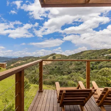 Charming Cabin w/ View in the Mountains VST005