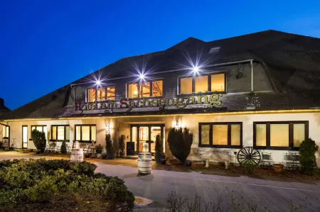 Hotel am Sachsengang Отели в г. Фишаменд