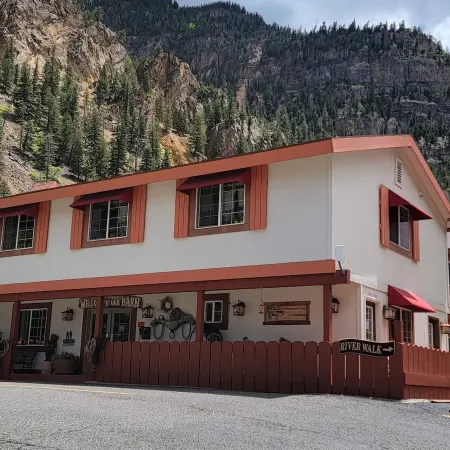Hot Springs Inn