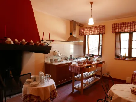 Fattoria Gambaro di Petrognano Отели рядом с достопримечательностью «Parrocchia Dei Ss. Maria Assunta e Jacopo Maggiore di Lammari»