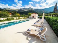 Apartments Villa Riva Hotels in Slano