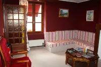 Auberge Aux Portes de Conques Hotels in Senergues