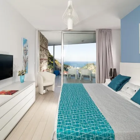 Isola Bella Infinity Suites