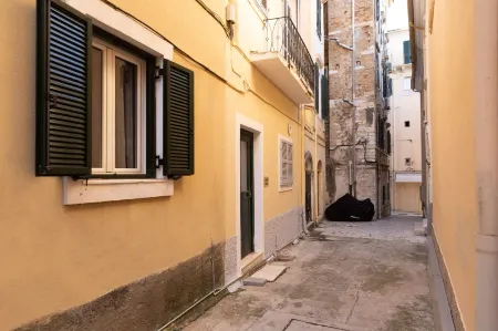 Old Town Art Studio by CorfuEscapes Отели рядом с достопримечательностью «Вилла Мон Репо»