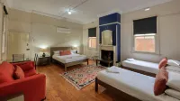 Commercial Travellers House Hotels in Gulgong