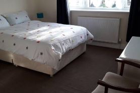 Homely 4-Bed House in Manchester