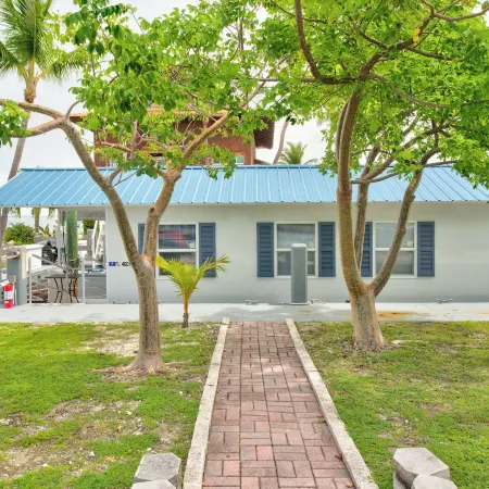 Aqua Lodges at 47th Street