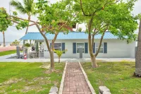 Aqua Lodges at 47th Street Hotels in Marathon