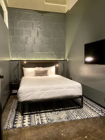 424 Gold Way - Apt. 404 2Bed/1Bath Отели рядом с достопримечательностью «Храм познания»