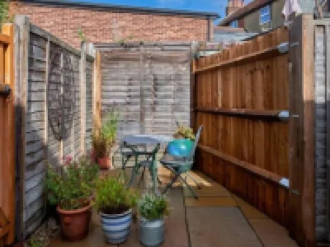 Pearls Cottage Hotels in Farnham