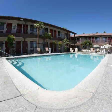 Palms Inn & Suites