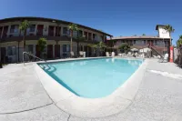 Palms Inn & Suites - Pools