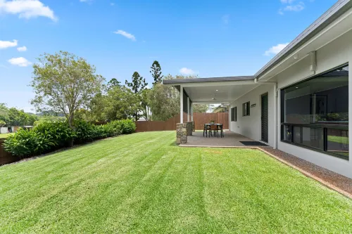 Birds 'n' Bloom Cottages Hotels in Malanda