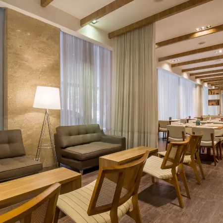 Hotel Deville Prime Maringá