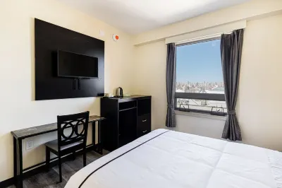 Astoria Inn LaGuardia Hotel Hotels near Ward's Island Bridge
