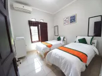 Homestay Syariah Jakal by Simply Homy - Kitchenette