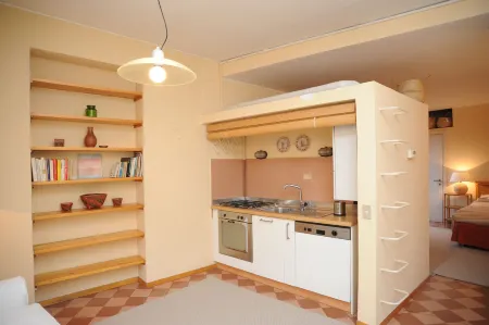 Ivy House Отели рядом с достопримечательностью «Национальный музей науки и технологий Леонардо да Винчи»