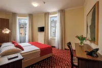 Hotel Continental Hotels near Church of Our Lady of Lourdes
