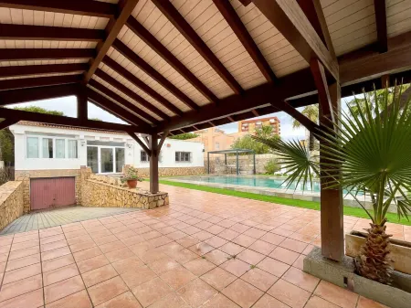 Villa in Roquetas with Garden and Private Pool