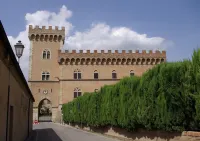 Tasteful Apartment with Shared Pool Отели рядом с достопримечательностью «Cantina Castello di Bolgheri»