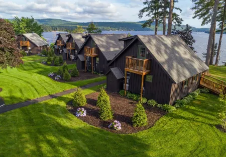 Lodge at Schroon Lake Отели в г. Шрун