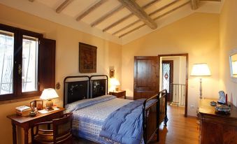 Holiday Home in Italy with Private Pool