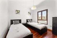 Las Caletas Hotels near Graciosa