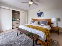 4 Bedroom Beach Penthouse w Private Rooftop - 4-Star