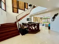 Amatapura Beachfront Villa 12