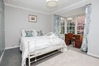 Montpellier House, Centrally Located, Large Garden Hotels in Henley-on-Thames