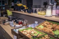 Maran Suites & Towers - breakfast