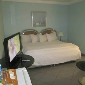 Lamonde Guest House