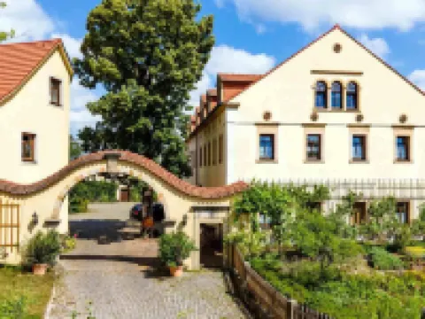 Landhotel Gut Wildberg Mit Badeteich Und großem Garten Hotels near Cossebaude