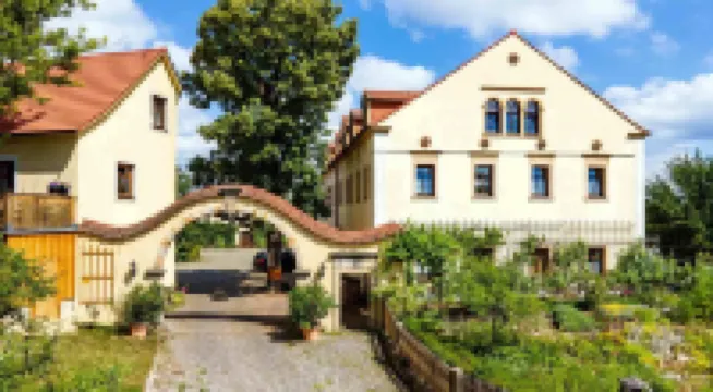 Landhotel Gut Wildberg Mit Badeteich Und großem Garten Hotels near Cossebaude
