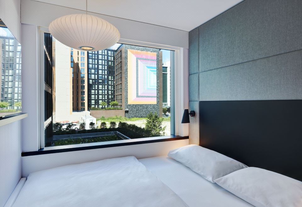 2. \'시티즌m 워..