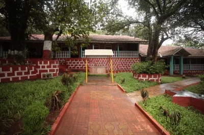 Byke Brightland冒險公園和度假村 Pisarnath Mahadev Mandir附近的飯店