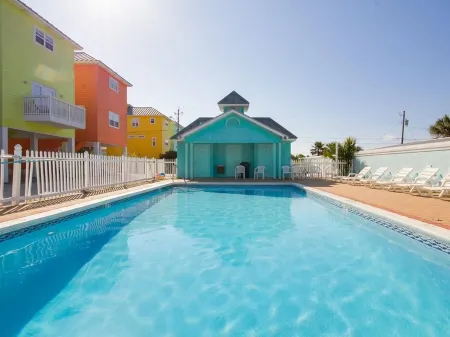 Summer Towne by Panhandle Getaways