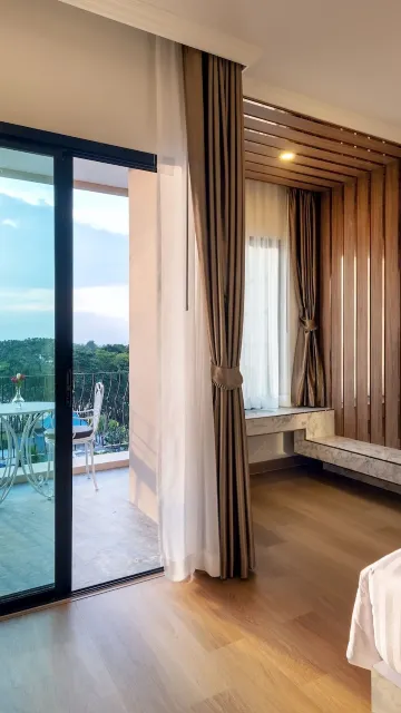 ห้องเตียงคิงไซส์ดีลักซ์พร้อมอ่างอาบน้ำ