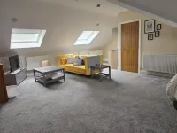 1 Bed Loft - Sleeps 2 - Parking - Wifi Hotel a Caerleon
