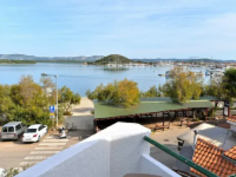 Apartments Helena Hotels in Murter