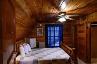 Twin Pines Lodge & Cabins Hotels in Dubois