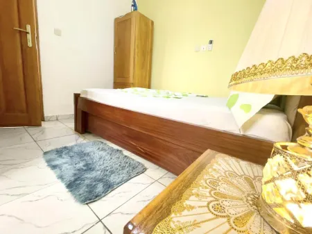 1Bed Studio Sleeps 2 - Wifi Parking