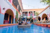 POR AQUI STAY & DINE